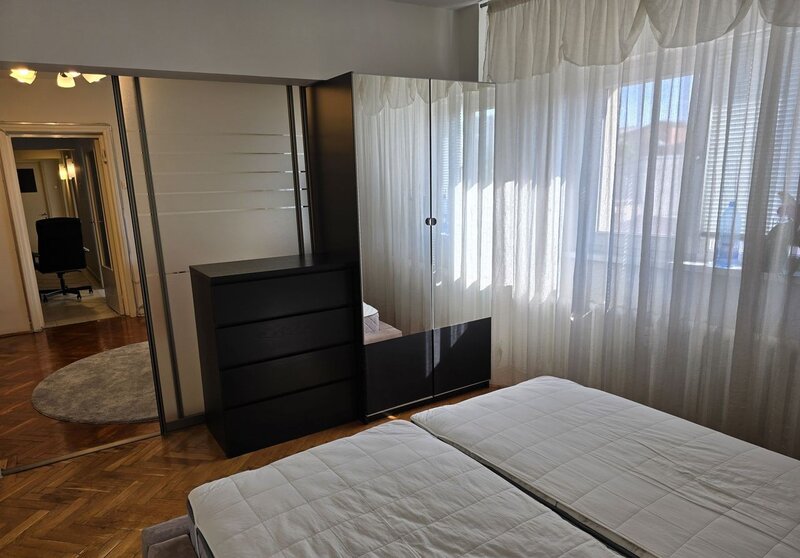 Stefan cel Mare x Vviitorului langa metrou Oobor