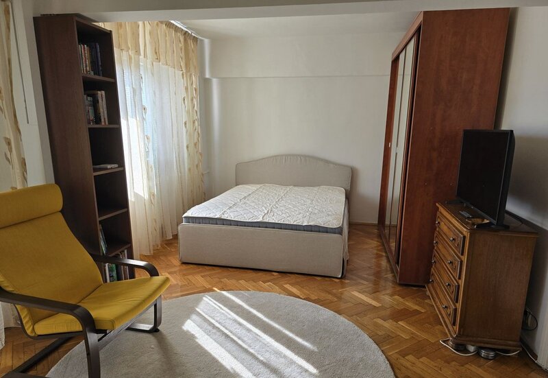 Stefan cel Mare x Vviitorului langa metrou Oobor