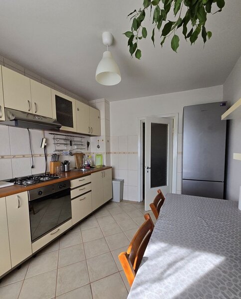 Stefan cel Mare x Vviitorului langa metrou Oobor